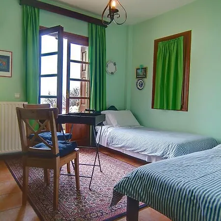 Guest house Nefeles 4*