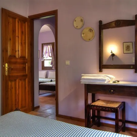 Guest house Nefeles 4*