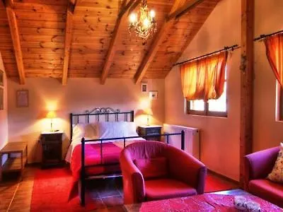 νεφέλες Πανσιόν Αράχωβα